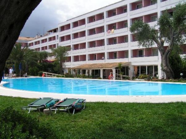ELEA BEACH HOTEL 4*