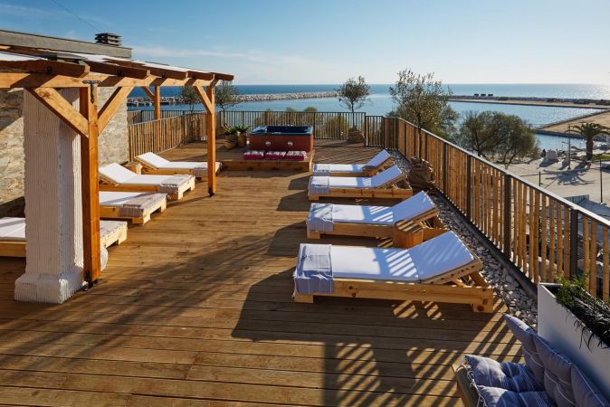 Menel The Tree House Hotel