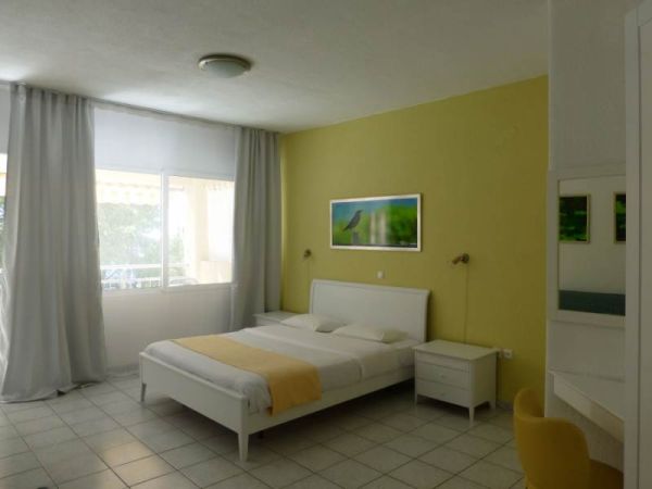 Dryades Hotel