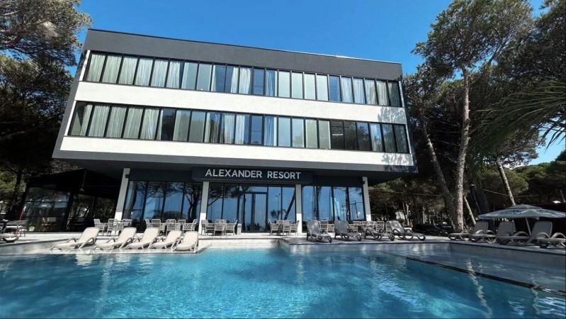ALEXANDER RESORT